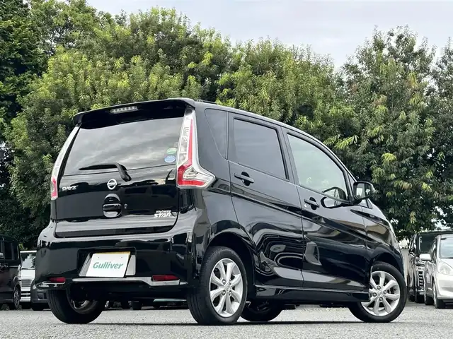 日産 デイズ ハイウェイスターX 東京都 2017(平29)年 1.2万km ブラック 純正SDナビ（MM31D-W）/・Bluetoothオーディオ/USBオーディオ/・フルセグTV/DVD/iPod/SDオーディオ/アラウンドビューモニター/オートライト/オートハイビーム/純正14インチアルミホイール/ETC/取扱説明書/保証書/スペアキー1本
