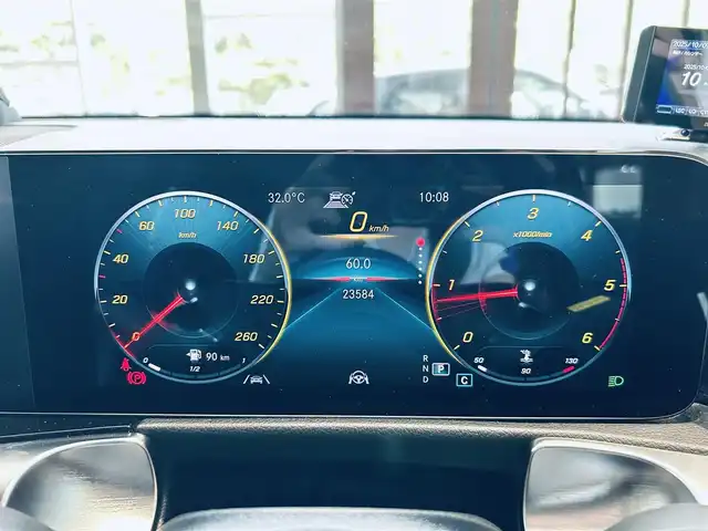 メルセデス・ベンツ ＧＬＢ２００ｄ AMGライン 大阪府 2021(令3)年 2.4万km コスモスブラック ワンオーナー/レーダーセーフティ/純正ナビ/TV/360度カメラ/純正19インチAW/LEDヘッドライト/アンビエントライト/電動リアゲート/ハーフ革/メモリ付きパワーシート/シートヒーター/ワイヤレス充電/ルーフレール