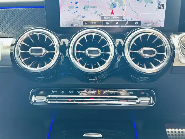 メルセデス・ベンツ ＧＬＢ２００ｄ AMGライン 大阪府 2021(令3)年 2.4万km コスモスブラック ワンオーナー/レーダーセーフティ/純正ナビ/TV/360度カメラ/純正19インチAW/LEDヘッドライト/アンビエントライト/電動リアゲート/ハーフ革/メモリ付きパワーシート/シートヒーター/ワイヤレス充電/ルーフレール