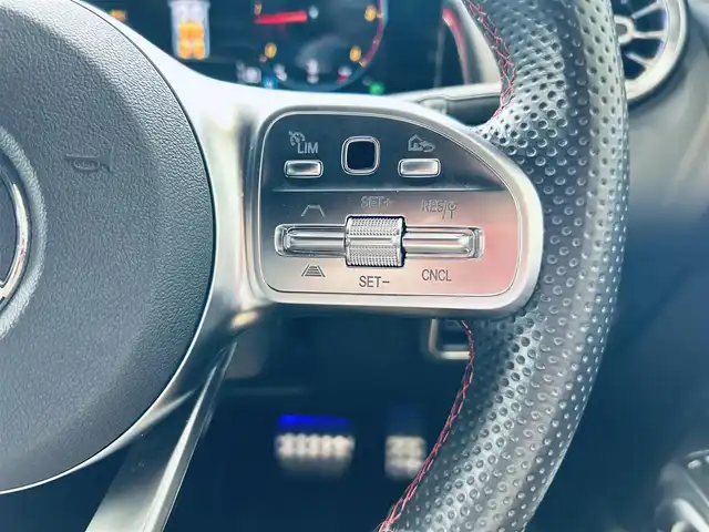 メルセデス・ベンツ ＧＬＢ２００ｄ AMGライン 大阪府 2021(令3)年 2.4万km コスモスブラック ワンオーナー/レーダーセーフティ/純正ナビ/TV/360度カメラ/純正19インチAW/LEDヘッドライト/アンビエントライト/電動リアゲート/ハーフ革/メモリ付きパワーシート/シートヒーター/ワイヤレス充電/ルーフレール