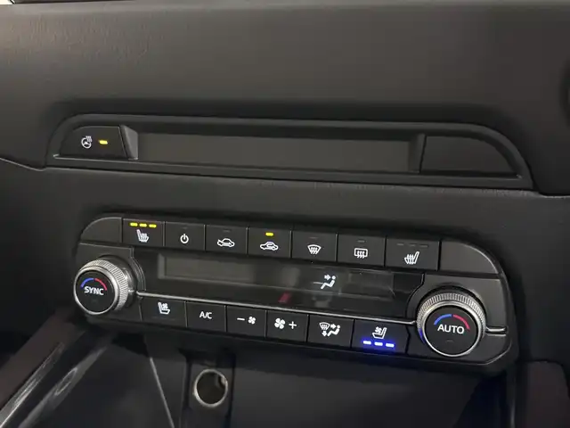 マツダ ＣＸ－５ XD エクスクルーシブモード 三重県 2021(令3)年 2.1万km ジェットブラックマイカ ディーゼルターボ/FF/MTモード付フロア6AT/純正 10.25インチナビ/（FM/AM/Bluetooth/USB/AppleCarPlay/AndroidAuto/TV）/360°ビュー・モニター/BOSEサウンドシステム/ドライブレコーダー 前後/ETC/i-ACTIVSENSE/●車間認知支援システム/●スマートブレーキサポート/●スマートシティブレーキサポート/●車線逸脱警報/●レーンキープアシストシステム/●レーダークルーズコントロール/●BSMシステム（RCTA機能付）/●交通標識認識システム/●ドライバーアテンションアラート/●パーキングセンサーシステム/装備/・ナッパレザーシート（ディープレッド）/・パワーシート（D10way/N6way）/・シートヒーター（D/N/2nd左右）/・ステアリングヒーター/・シートベンチレーション（D/N）/・パワーテールゲート/・アクティブドライビングディスプレイ（HUD）/・左右独立オートエアコン/・オートライト/・LEDヘッドランプ/・レインセンサーワイパー/・電子パーキングブレーキ＆オートホールド/・ステアリングスイッチ/・プッシュスタート/・純正19inAW/・スマートキーx1/・保/取/ナビ取/など