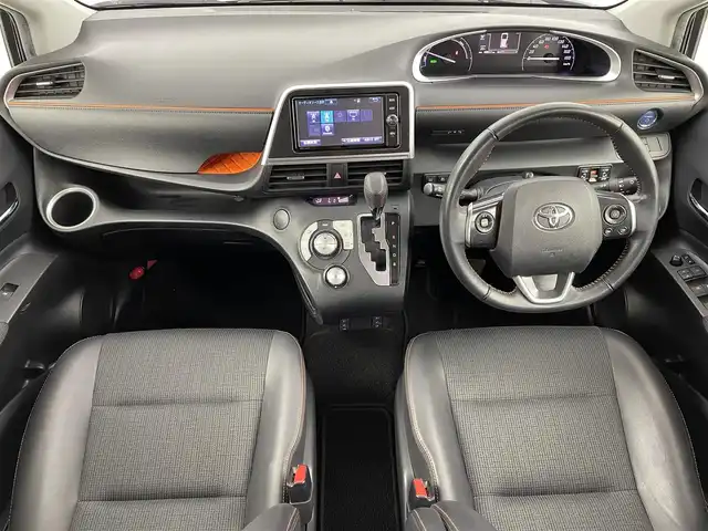 トヨタ シエンタ ハイブリッド G クエロ 大阪府 2018(平30)年 4.9万km ブラックマイカ Toyota Safety Sense/・プリクラッシュセーフティシステム/・レーンディパーチャーアラート/・オートマチックハイビーム/純正ナビ/　CD/DVD/BT/フルセグTV/バックカメラ/両側パワースライドドア/LEDヘッドライト/フォグランプ/ハーフレザーシート/前席シートヒーター/純正16インチアルミホイール/スマートキー/プッシュスタート/ビルトインETC/電動格納ミラー/革巻きステアリング/純正フロアマット