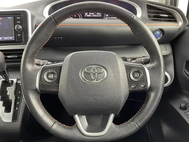 トヨタ シエンタ ハイブリッド G クエロ 大阪府 2018(平30)年 4.9万km ブラックマイカ Toyota Safety Sense/・プリクラッシュセーフティシステム/・レーンディパーチャーアラート/・オートマチックハイビーム/純正ナビ/　CD/DVD/BT/フルセグTV/バックカメラ/両側パワースライドドア/LEDヘッドライト/フォグランプ/ハーフレザーシート/前席シートヒーター/純正16インチアルミホイール/スマートキー/プッシュスタート/ビルトインETC/電動格納ミラー/革巻きステアリング/純正フロアマット