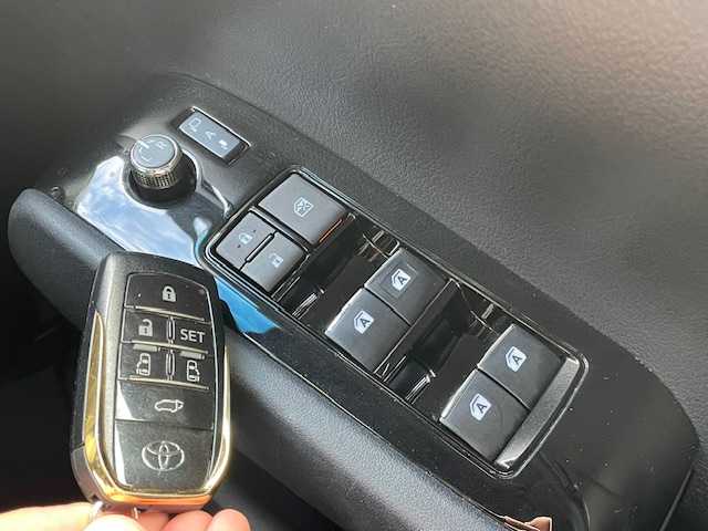 トヨタ アルファード S タイプゴールド 青森県 2020(令2)年 3.5万km ブラック 4WD/寒冷地仕様/純正9インチDオーディオ/CD・DVD・Bluetooth/純正12.1インチフリップダウンモニター/バックカメラ/両側パワースライドドア/パワーバックドア/合皮コンビシート/セーフティセンス/プリクラッシュセーフティ/レーダークルーズコントロール/レーントレーシングアシスト/アダプティブハイビーム/前後コーナーセンサー/ビルトインETC/AC100V100W/3眼LEDヘッドライト/LEDフォグランプ/LEDリアフォグランプ/純正18インチアルミ/スペアキー/保証書・取説書