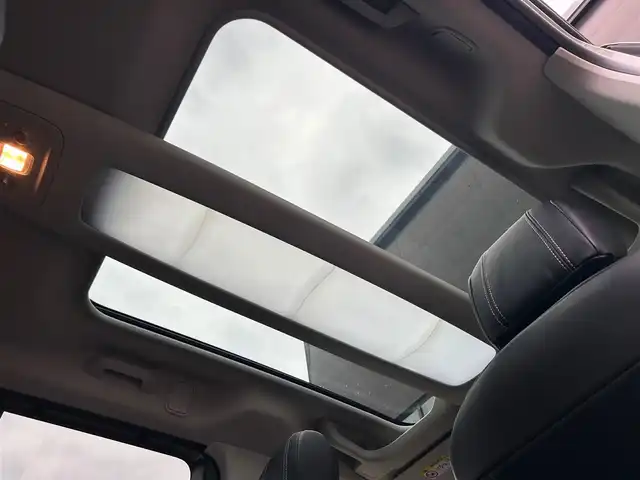 シトロエン シトロエン ベルランゴ シャイン ブルーHDi XTRパック 石川県 2023(令5)年 4.7万km ベージュ パノラマルーフ/衝突軽減ブレーキ/アダプティブクルーズコントロール/ブラインドスポットモニター/純正ディスプレイオーディオ/AppleCarPlay/バックカメラ/サイドカメラ/クリアランスソナー/ETC/ドライブレコーダー