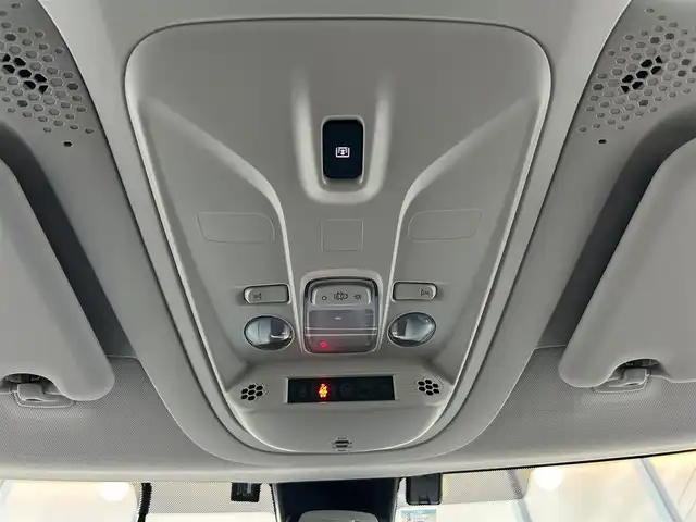 シトロエン シトロエン ベルランゴ シャイン ブルーHDi XTRパック 石川県 2023(令5)年 4.7万km ベージュ パノラマルーフ/衝突軽減ブレーキ/アダプティブクルーズコントロール/ブラインドスポットモニター/純正ディスプレイオーディオ/AppleCarPlay/バックカメラ/サイドカメラ/クリアランスソナー/ETC/ドライブレコーダー