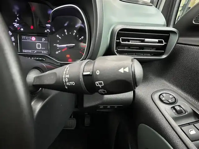 シトロエン シトロエン ベルランゴ シャイン ブルーHDi XTRパック 石川県 2023(令5)年 4.7万km ベージュ パノラマルーフ/衝突軽減ブレーキ/アダプティブクルーズコントロール/ブラインドスポットモニター/純正ディスプレイオーディオ/AppleCarPlay/バックカメラ/サイドカメラ/クリアランスソナー/ETC/ドライブレコーダー