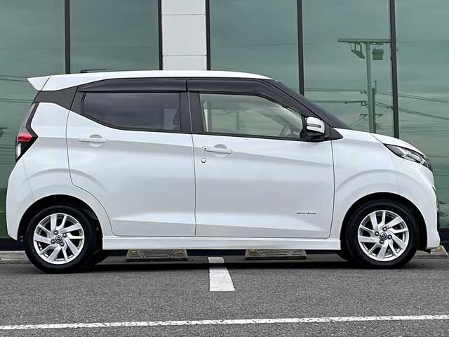 日産 デイズ ハイウェイスターX 福岡県 2020(令2)年 6.1万km ホワイトパール 純正メモリナビ/MM113D-W/BT接続/CD/AM/FM/フルセグTV/アラウンドビューモニター/車線逸脱防止支援システム/ETC/LEDヘッドライト/アイドリングストップ/純正フロアマット/純正ドアバイザー/純正14インチアルミホイール