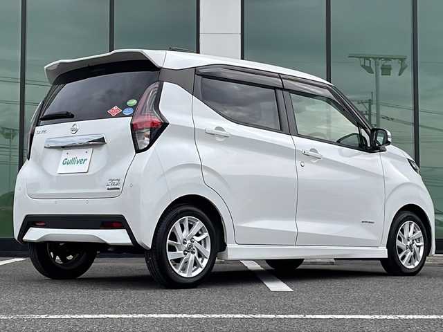 日産 デイズ ハイウェイスターX 福岡県 2020(令2)年 6.1万km ホワイトパール 純正メモリナビ/MM113D-W/BT接続/CD/AM/FM/フルセグTV/アラウンドビューモニター/車線逸脱防止支援システム/ETC/LEDヘッドライト/アイドリングストップ/純正フロアマット/純正ドアバイザー/純正14インチアルミホイール