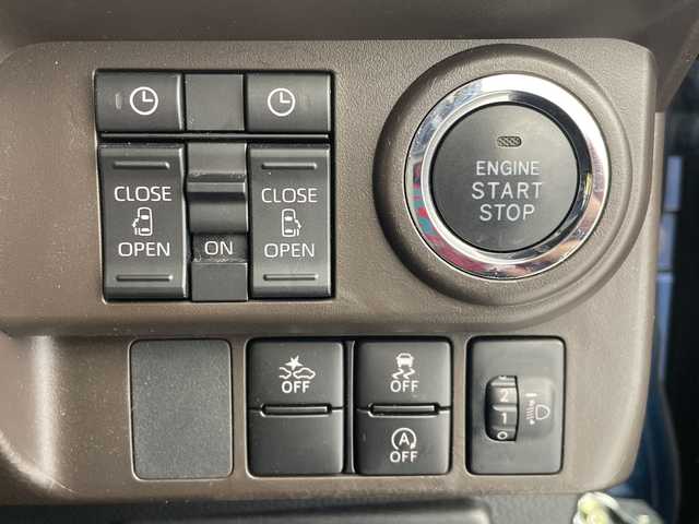 トヨタ ルーミー G 奈良県 2021(令3)年 1.9万km ブラックマイカメタリック 純正ナビ/・地デジ/・Bluetooth/・CD/アラウンドビューモニタ/ビルドインETC/前後ドライブレコーダー/プリクラッシュセーフティー/レーンキープアシスト/オートマチックハイビーム/クリアランスソナー/LEDヘッドライト/フォグランプ/LELVEアルミホイール/スペアキー