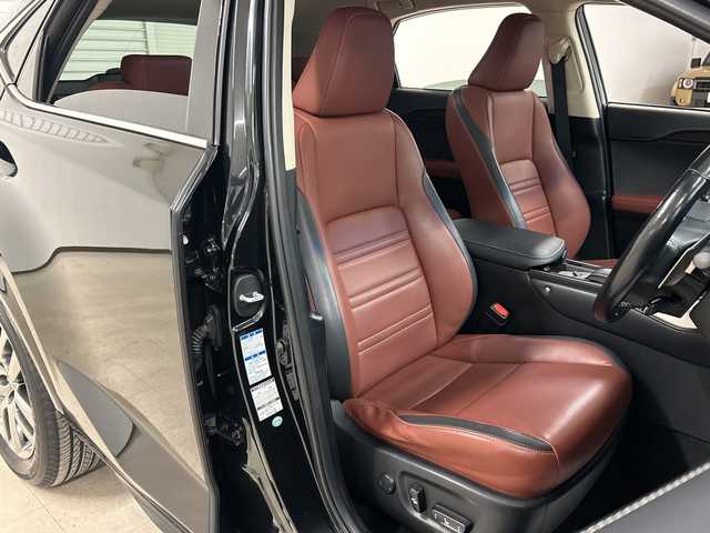 レクサス ＮＸ 200t Iパッケージ 熊本県 2015(平27)年 7.5万km グラファイトブラックガラスフレーク サンルーフ　衝突軽減システム　純正ナビ　バックカメラ　フルセグＴＶ　CD　DVD　Bluetooth　茶革シート　パワーシート　シートヒーター　シートメモリ　ハンドルヒーター　オートホールド　ETC2.0　レーダークルコン　３眼ＬＥＤ　パドルシフト　前後コーナーセンサー　純正フロアマット　純正アルミホイール　取扱説明書　スペアキー