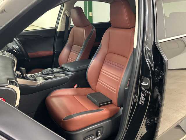 レクサス ＮＸ 200t Iパッケージ 熊本県 2015(平27)年 7.5万km グラファイトブラックガラスフレーク サンルーフ　衝突軽減システム　純正ナビ　バックカメラ　フルセグＴＶ　CD　DVD　Bluetooth　茶革シート　パワーシート　シートヒーター　シートメモリ　ハンドルヒーター　オートホールド　ETC2.0　レーダークルコン　３眼ＬＥＤ　パドルシフト　前後コーナーセンサー　純正フロアマット　純正アルミホイール　取扱説明書　スペアキー