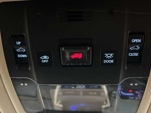 レクサス ＮＸ 200t Iパッケージ 熊本県 2015(平27)年 7.5万km グラファイトブラックガラスフレーク サンルーフ　衝突軽減システム　純正ナビ　バックカメラ　フルセグＴＶ　CD　DVD　Bluetooth　茶革シート　パワーシート　シートヒーター　シートメモリ　ハンドルヒーター　オートホールド　ETC2.0　レーダークルコン　３眼ＬＥＤ　パドルシフト　前後コーナーセンサー　純正フロアマット　純正アルミホイール　取扱説明書　スペアキー