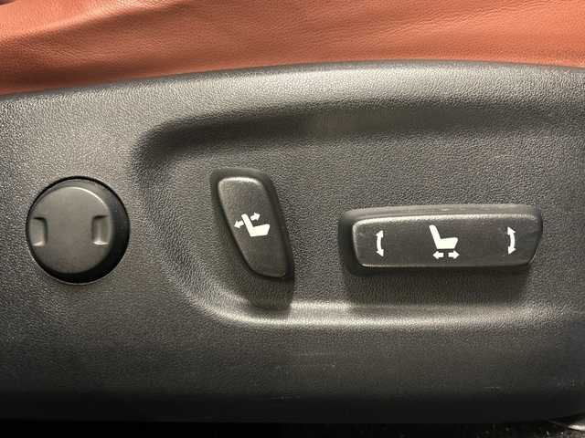 レクサス ＮＸ 200t Iパッケージ 熊本県 2015(平27)年 7.5万km グラファイトブラックガラスフレーク サンルーフ　衝突軽減システム　純正ナビ　バックカメラ　フルセグＴＶ　CD　DVD　Bluetooth　茶革シート　パワーシート　シートヒーター　シートメモリ　ハンドルヒーター　オートホールド　ETC2.0　レーダークルコン　３眼ＬＥＤ　パドルシフト　前後コーナーセンサー　純正フロアマット　純正アルミホイール　取扱説明書　スペアキー