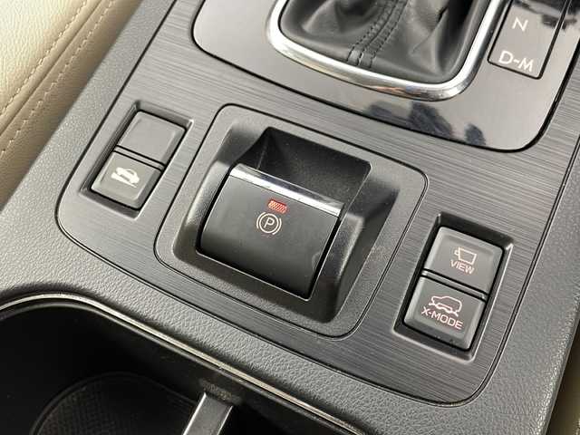 スバル アウトバック リミテッド 愛知県 2017(平29)年 5.4万km クリスタルブラックシリカ DIATONEサウンドビルトイン8インチナビ/【Bluetooth/フルセグTV/CD/DVD/Apple Carplay/USB】/衝突被害軽減ブレーキ/コーナーセンサー/レーダークルーズコントロール/レーンアシスト/横滑り防止装置/誤発進抑制防止機能/ブラインドスポットモニター/横滑り防止装置/パドルシフト/レザーシート/メモリーシート/前席パワーシート/全席シートヒーター/ステアリングヒーター/パワーバックドア/サイド/バックカメラ/ETC/ドライブレコーダー/プッシュスタート/スペアキー/LEDオートライト/純正18インチアルミホイール/電動格納ミラー