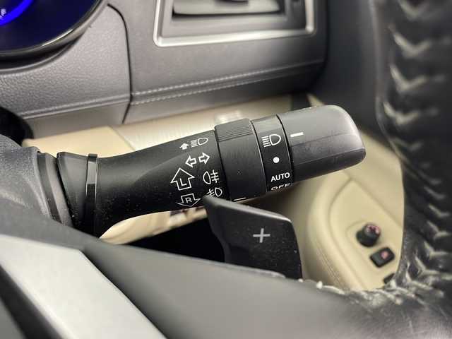 スバル アウトバック リミテッド 愛知県 2017(平29)年 5.4万km クリスタルブラックシリカ DIATONEサウンドビルトイン8インチナビ/【Bluetooth/フルセグTV/CD/DVD/Apple Carplay/USB】/衝突被害軽減ブレーキ/コーナーセンサー/レーダークルーズコントロール/レーンアシスト/横滑り防止装置/誤発進抑制防止機能/ブラインドスポットモニター/横滑り防止装置/パドルシフト/レザーシート/メモリーシート/前席パワーシート/全席シートヒーター/ステアリングヒーター/パワーバックドア/サイド/バックカメラ/ETC/ドライブレコーダー/プッシュスタート/スペアキー/LEDオートライト/純正18インチアルミホイール/電動格納ミラー