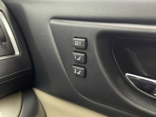 スバル アウトバック リミテッド 愛知県 2017(平29)年 5.4万km クリスタルブラックシリカ DIATONEサウンドビルトイン8インチナビ/【Bluetooth/フルセグTV/CD/DVD/Apple Carplay/USB】/衝突被害軽減ブレーキ/コーナーセンサー/レーダークルーズコントロール/レーンアシスト/横滑り防止装置/誤発進抑制防止機能/ブラインドスポットモニター/横滑り防止装置/パドルシフト/レザーシート/メモリーシート/前席パワーシート/全席シートヒーター/ステアリングヒーター/パワーバックドア/サイド/バックカメラ/ETC/ドライブレコーダー/プッシュスタート/スペアキー/LEDオートライト/純正18インチアルミホイール/電動格納ミラー