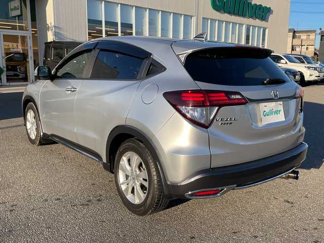 ホンダ ヴェゼル ハイブリッド X 石川県 2014(平26)年 8.8万km シルバー ４ＷＤ　社外メモリーナビ　フルセグＴＶ　社外マフラー　安心パッケージ　クルーズコントロール　スマートキー　プッシュスタート　シートカバー　コンフォートビュー　シートヒーター　オートライト