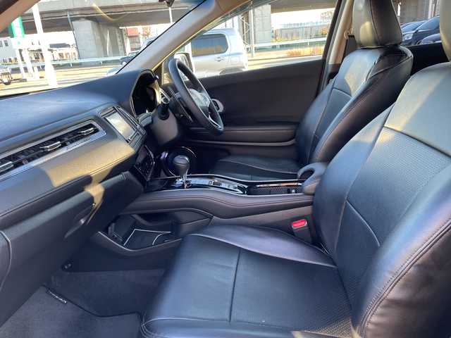 ホンダ ヴェゼル ハイブリッド X 石川県 2014(平26)年 8.8万km シルバー ４ＷＤ　社外メモリーナビ　フルセグＴＶ　社外マフラー　安心パッケージ　クルーズコントロール　スマートキー　プッシュスタート　シートカバー　コンフォートビュー　シートヒーター　オートライト