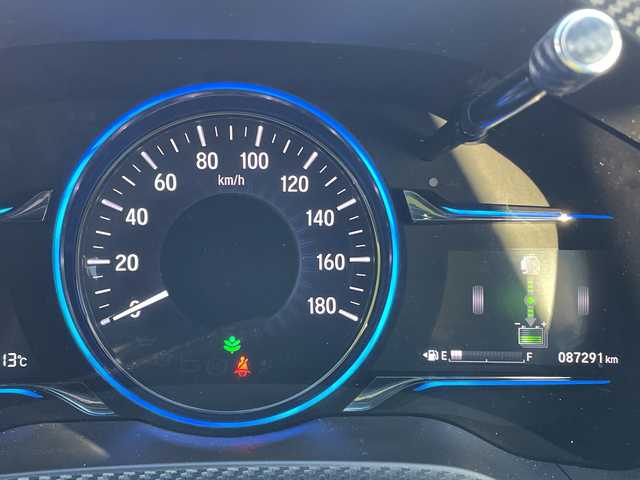 ホンダ ヴェゼル ハイブリッド X 石川県 2014(平26)年 8.8万km シルバー ４ＷＤ　社外メモリーナビ　フルセグＴＶ　社外マフラー　安心パッケージ　クルーズコントロール　スマートキー　プッシュスタート　シートカバー　コンフォートビュー　シートヒーター　オートライト