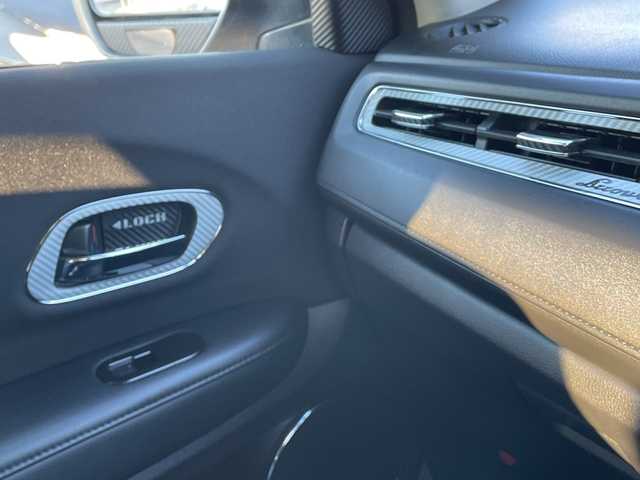 ホンダ ヴェゼル ハイブリッド X 石川県 2014(平26)年 8.8万km シルバー ４ＷＤ　社外メモリーナビ　フルセグＴＶ　社外マフラー　安心パッケージ　クルーズコントロール　スマートキー　プッシュスタート　シートカバー　コンフォートビュー　シートヒーター　オートライト