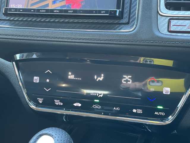 ホンダ ヴェゼル ハイブリッド X 石川県 2014(平26)年 8.8万km シルバー ４ＷＤ　社外メモリーナビ　フルセグＴＶ　社外マフラー　安心パッケージ　クルーズコントロール　スマートキー　プッシュスタート　シートカバー　コンフォートビュー　シートヒーター　オートライト