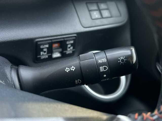 トヨタ シエンタ G クエロ 滋賀県 2018(平30)年 9万km ブラックマイカ ワンオーナー/社外ナビ　【ECLIPSE】/　【AM・FM/DISC/SD/USB/Bluetooth/TV】/バックカメラ/両側パワースライドドア/ハーフレザーシート/レーンキープアシスト/衝突軽減防止システム/横滑り防止システム/アイドリングストップ/Autoライト/Autoハイビーム/プッシュスタート/電格ミラー/ウィンカーミラー/ドライブレコーダー/ETC/スタッドレスタイヤ有