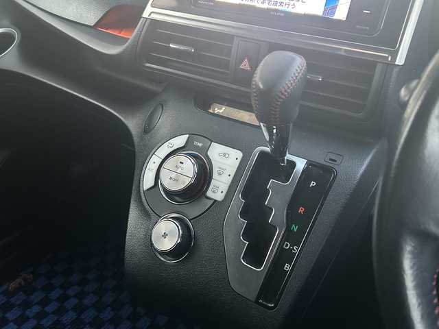 トヨタ シエンタ G クエロ 滋賀県 2018(平30)年 9万km ブラックマイカ ワンオーナー/社外ナビ　【ECLIPSE】/　【AM・FM/DISC/SD/USB/Bluetooth/TV】/バックカメラ/両側パワースライドドア/ハーフレザーシート/レーンキープアシスト/衝突軽減防止システム/横滑り防止システム/アイドリングストップ/Autoライト/Autoハイビーム/プッシュスタート/電格ミラー/ウィンカーミラー/ドライブレコーダー/ETC/スタッドレスタイヤ有