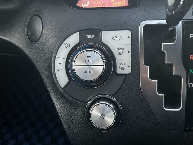 トヨタ シエンタ G クエロ 滋賀県 2018(平30)年 9万km ブラックマイカ ワンオーナー/社外ナビ　【ECLIPSE】/　【AM・FM/DISC/SD/USB/Bluetooth/TV】/バックカメラ/両側パワースライドドア/ハーフレザーシート/レーンキープアシスト/衝突軽減防止システム/横滑り防止システム/アイドリングストップ/Autoライト/Autoハイビーム/プッシュスタート/電格ミラー/ウィンカーミラー/ドライブレコーダー/ETC/スタッドレスタイヤ有