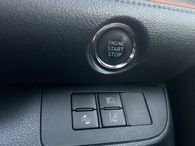 トヨタ シエンタ G クエロ 滋賀県 2018(平30)年 9万km ブラックマイカ ワンオーナー/社外ナビ　【ECLIPSE】/　【AM・FM/DISC/SD/USB/Bluetooth/TV】/バックカメラ/両側パワースライドドア/ハーフレザーシート/レーンキープアシスト/衝突軽減防止システム/横滑り防止システム/アイドリングストップ/Autoライト/Autoハイビーム/プッシュスタート/電格ミラー/ウィンカーミラー/ドライブレコーダー/ETC/スタッドレスタイヤ有