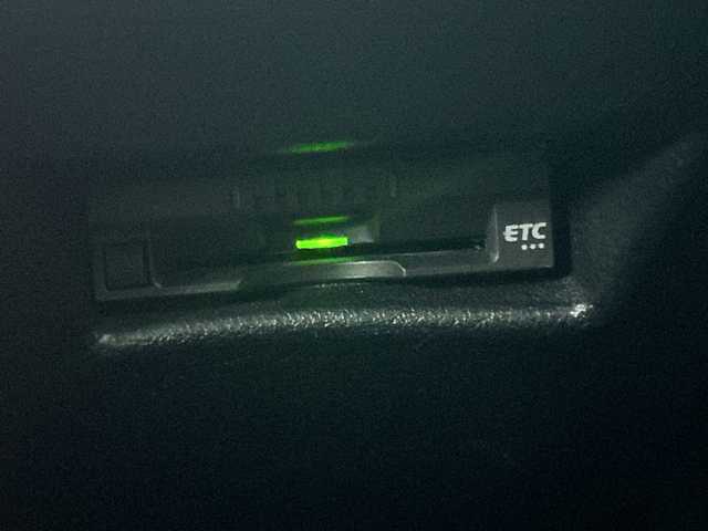 トヨタ シエンタ G クエロ 滋賀県 2018(平30)年 9万km ブラックマイカ ワンオーナー/社外ナビ　【ECLIPSE】/　【AM・FM/DISC/SD/USB/Bluetooth/TV】/バックカメラ/両側パワースライドドア/ハーフレザーシート/レーンキープアシスト/衝突軽減防止システム/横滑り防止システム/アイドリングストップ/Autoライト/Autoハイビーム/プッシュスタート/電格ミラー/ウィンカーミラー/ドライブレコーダー/ETC/スタッドレスタイヤ有