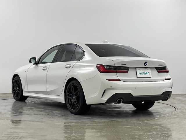 ＢＭＷ ３２０ｄ xDrive Mスポーツ 道央・札幌 2020(令2)年 7万km アルピンホワイトⅢ ・4WD/・BMW純正ナビ/・インテリジェントセーフティ/・全方位モニター/・レーダークルーズコントロール/・アクティブPDC緊急ブレーキ/・パワーバックドア/・レザーシート/・シートヒーター/パワーシート/・置くだけ充電/・積み込みサマータイヤ純正AW付き/・LEDヘッドライト/・フロントフォグ/リアフォグ/・パドルシフト/・アイドリングストップ/・USB入力端子/タイプC　あり/・前後コーナーセンサー/・車線逸脱警告/・パーキングアシスト/・ステアリングアシスト/・スマートキー/・取説・保証書・記録簿・スペアキー　あり