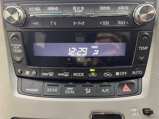 トヨタ アルファードハイブリット SR 埼玉県 2013(平25)年 6.3万km ホワイトパールクリスタルシャイン 純正8インチHDDナビ 地デジTV DVD再生 CD USB 純正フリップダウンモニター ビルトインETC パワーバックドア（メーカーオプション） クルーズコントロール 両側パワースライドドア AC100V（メーカーオプション）クリアランスソナー HIDヘッドライト オートライト ドライブレコーダー前方 パワーシート前席 シートメモリーD席 プッシュスタート スマートキー 純正16インチアルミホイール