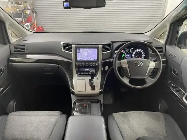 トヨタ アルファードハイブリット SR 埼玉県 2013(平25)年 6.3万km ホワイトパールクリスタルシャイン 純正8インチHDDナビ 地デジTV DVD再生 CD USB 純正フリップダウンモニター ビルトインETC パワーバックドア（メーカーオプション） クルーズコントロール 両側パワースライドドア AC100V（メーカーオプション）クリアランスソナー HIDヘッドライト オートライト ドライブレコーダー前方 パワーシート前席 シートメモリーD席 プッシュスタート スマートキー 純正16インチアルミホイール