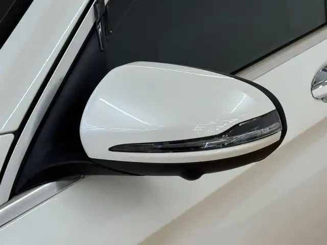 メルセデス・ベンツ ＧＬＣ２００ スポーツ 群馬県 2017(平29)年 5.4万km ダイヤモンドホワイト アクティブブレーキアシスト/ブラインドスポットアシスト/アテンションアシスト/レーンキープアシスト/純正HDDナビ/・フルセグTV/・BT/CD/DVD/・SD/FM.AM/全方位カメラ/レーダークルーズコントロール/パワーバックドア/革巻きステアリング/ステアリングスイッチ/前席シートヒーター/前席メモリ付パワーシート/ハーフレザーシート/ルーフレール/サイドステップ/前後コーナーセンサー/アイドリングストップ/スマートキー/プッシュスタート/電子パーキングブレーキ/純正19インチAW/純正フロアマット/ドアバイザー/横滑り防止システム/電動格納ウィンカーミラー