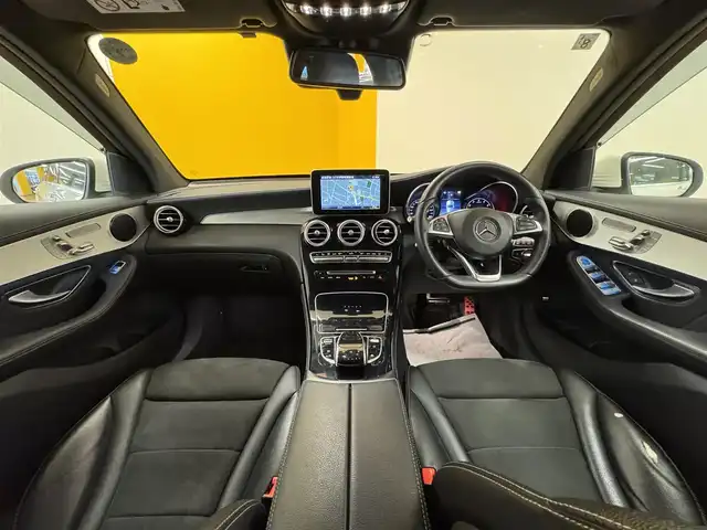 メルセデス・ベンツ ＧＬＣ２００ スポーツ 群馬県 2017(平29)年 5.4万km ダイヤモンドホワイト アクティブブレーキアシスト/ブラインドスポットアシスト/アテンションアシスト/レーンキープアシスト/純正HDDナビ/・フルセグTV/・BT/CD/DVD/・SD/FM.AM/全方位カメラ/レーダークルーズコントロール/パワーバックドア/革巻きステアリング/ステアリングスイッチ/前席シートヒーター/前席メモリ付パワーシート/ハーフレザーシート/ルーフレール/サイドステップ/前後コーナーセンサー/アイドリングストップ/スマートキー/プッシュスタート/電子パーキングブレーキ/純正19インチAW/純正フロアマット/ドアバイザー/横滑り防止システム/電動格納ウィンカーミラー