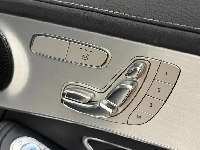 メルセデス・ベンツ ＧＬＣ２００ スポーツ 群馬県 2017(平29)年 5.4万km ダイヤモンドホワイト アクティブブレーキアシスト/ブラインドスポットアシスト/アテンションアシスト/レーンキープアシスト/純正HDDナビ/・フルセグTV/・BT/CD/DVD/・SD/FM.AM/全方位カメラ/レーダークルーズコントロール/パワーバックドア/革巻きステアリング/ステアリングスイッチ/前席シートヒーター/前席メモリ付パワーシート/ハーフレザーシート/ルーフレール/サイドステップ/前後コーナーセンサー/アイドリングストップ/スマートキー/プッシュスタート/電子パーキングブレーキ/純正19インチAW/純正フロアマット/ドアバイザー/横滑り防止システム/電動格納ウィンカーミラー
