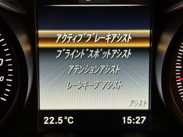 メルセデス・ベンツ ＧＬＣ２００ スポーツ 群馬県 2017(平29)年 5.4万km ダイヤモンドホワイト アクティブブレーキアシスト/ブラインドスポットアシスト/アテンションアシスト/レーンキープアシスト/純正HDDナビ/・フルセグTV/・BT/CD/DVD/・SD/FM.AM/全方位カメラ/レーダークルーズコントロール/パワーバックドア/革巻きステアリング/ステアリングスイッチ/前席シートヒーター/前席メモリ付パワーシート/ハーフレザーシート/ルーフレール/サイドステップ/前後コーナーセンサー/アイドリングストップ/スマートキー/プッシュスタート/電子パーキングブレーキ/純正19インチAW/純正フロアマット/ドアバイザー/横滑り防止システム/電動格納ウィンカーミラー