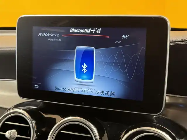 メルセデス・ベンツ ＧＬＣ２００ スポーツ 群馬県 2017(平29)年 5.4万km ダイヤモンドホワイト アクティブブレーキアシスト/ブラインドスポットアシスト/アテンションアシスト/レーンキープアシスト/純正HDDナビ/・フルセグTV/・BT/CD/DVD/・SD/FM.AM/全方位カメラ/レーダークルーズコントロール/パワーバックドア/革巻きステアリング/ステアリングスイッチ/前席シートヒーター/前席メモリ付パワーシート/ハーフレザーシート/ルーフレール/サイドステップ/前後コーナーセンサー/アイドリングストップ/スマートキー/プッシュスタート/電子パーキングブレーキ/純正19インチAW/純正フロアマット/ドアバイザー/横滑り防止システム/電動格納ウィンカーミラー