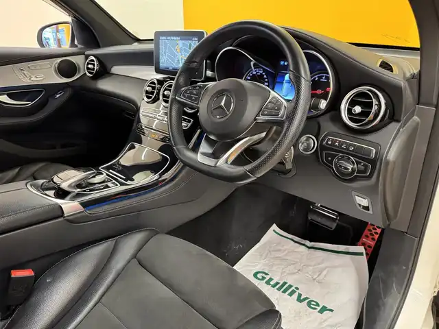 メルセデス・ベンツ ＧＬＣ２００ スポーツ 群馬県 2017(平29)年 5.4万km ダイヤモンドホワイト アクティブブレーキアシスト/ブラインドスポットアシスト/アテンションアシスト/レーンキープアシスト/純正HDDナビ/・フルセグTV/・BT/CD/DVD/・SD/FM.AM/全方位カメラ/レーダークルーズコントロール/パワーバックドア/革巻きステアリング/ステアリングスイッチ/前席シートヒーター/前席メモリ付パワーシート/ハーフレザーシート/ルーフレール/サイドステップ/前後コーナーセンサー/アイドリングストップ/スマートキー/プッシュスタート/電子パーキングブレーキ/純正19インチAW/純正フロアマット/ドアバイザー/横滑り防止システム/電動格納ウィンカーミラー