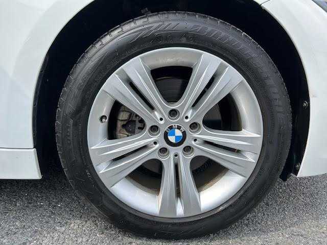 ＢＭＷ ３２０ｉ スポーツ 埼玉県 2017(平29)年 1.7万km アルピンホワイトⅢ メーカーHDDナビ/バックカメラ/パワーシート/スマートキー/ETC/プッシュスタート/LEDヘッドライト/保証書/取扱説明書/記録簿/スペアキー