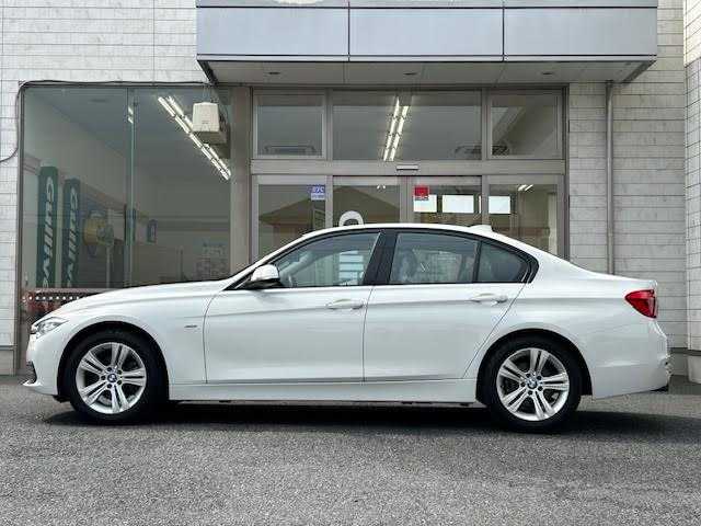 ＢＭＷ ３２０ｉ スポーツ 埼玉県 2017(平29)年 1.7万km アルピンホワイトⅢ メーカーHDDナビ/バックカメラ/パワーシート/スマートキー/ETC/プッシュスタート/LEDヘッドライト/保証書/取扱説明書/記録簿/スペアキー