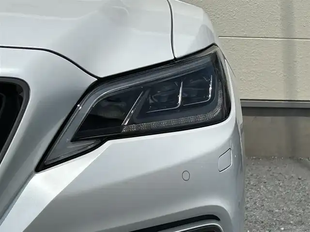 トヨタ クラウン ハイブリッド RS リミテッドⅡ 茨城県 2021(令3)年 6.4万km プレシャスホワイトパール ワンオーナー/220クラウン後期型/寒冷地仕様/RSlimited2特別仕様車/　　・3眼ヘッドライト/　　・LEDクリアランスランプ/　　・LEDシーケンシャルランプ/　　・フロントフォグランプリング/　　・漆黒メッキモール付フロントグリル＆バンパー/　　・スモークメッキラゲージガーニッシュ/　　・専用18インチマットブラック塗装アルミホイール/　　・本革シート/　　・前席シートベンチレーション/　　・メタル調センターコンソール/　　・ドアトリム（ダークグレー）/　　・スマートキー（専用ガンメタリックカラー）/　　・イージークローザー（全ドア）/　　・ディーラーオプションフロアマット/ドライブレコーダー（前方）/HUD/純正コネクテッドナビ付ディスプレイオーディオ/　　・CD/DVD/BT/フルセグTV/パノラミックビューモニター/ビルトインETC2.0/TRDプッシュボタン/ステアリングリモコン/ステアリングヒーター/パワーシート（前席）/シートヒーター（前席）/電動式リヤサンシェード/BSM/トヨタセーフティセンス/インテリジェントクリアランスソナー/取扱説明書/保証書
