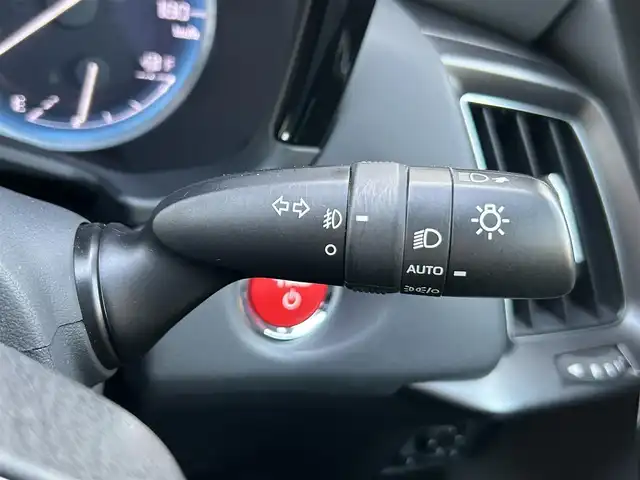 トヨタ クラウン ハイブリッド RS リミテッドⅡ 茨城県 2021(令3)年 6.4万km プレシャスホワイトパール ワンオーナー/220クラウン後期型/寒冷地仕様/RSlimited2特別仕様車/　　・3眼ヘッドライト/　　・LEDクリアランスランプ/　　・LEDシーケンシャルランプ/　　・フロントフォグランプリング/　　・漆黒メッキモール付フロントグリル＆バンパー/　　・スモークメッキラゲージガーニッシュ/　　・専用18インチマットブラック塗装アルミホイール/　　・本革シート/　　・前席シートベンチレーション/　　・メタル調センターコンソール/　　・ドアトリム（ダークグレー）/　　・スマートキー（専用ガンメタリックカラー）/　　・イージークローザー（全ドア）/　　・ディーラーオプションフロアマット/ドライブレコーダー（前方）/HUD/純正コネクテッドナビ付ディスプレイオーディオ/　　・CD/DVD/BT/フルセグTV/パノラミックビューモニター/ビルトインETC2.0/TRDプッシュボタン/ステアリングリモコン/ステアリングヒーター/パワーシート（前席）/シートヒーター（前席）/電動式リヤサンシェード/BSM/トヨタセーフティセンス/インテリジェントクリアランスソナー/取扱説明書/保証書