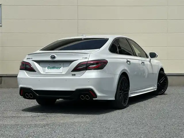 トヨタ クラウン ハイブリッド RS リミテッドⅡ 茨城県 2021(令3)年 6.4万km プレシャスホワイトパール ワンオーナー/220クラウン後期型/寒冷地仕様/RSlimited2特別仕様車/　　・3眼ヘッドライト/　　・LEDクリアランスランプ/　　・LEDシーケンシャルランプ/　　・フロントフォグランプリング/　　・漆黒メッキモール付フロントグリル＆バンパー/　　・スモークメッキラゲージガーニッシュ/　　・専用18インチマットブラック塗装アルミホイール/　　・本革シート/　　・前席シートベンチレーション/　　・メタル調センターコンソール/　　・ドアトリム（ダークグレー）/　　・スマートキー（専用ガンメタリックカラー）/　　・イージークローザー（全ドア）/　　・ディーラーオプションフロアマット/ドライブレコーダー（前方）/HUD/純正コネクテッドナビ付ディスプレイオーディオ/　　・CD/DVD/BT/フルセグTV/パノラミックビューモニター/ビルトインETC2.0/TRDプッシュボタン/ステアリングリモコン/ステアリングヒーター/パワーシート（前席）/シートヒーター（前席）/電動式リヤサンシェード/BSM/トヨタセーフティセンス/インテリジェントクリアランスソナー/取扱説明書/保証書