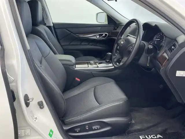 日産 フーガ 370GT 埼玉県 2010(平22)年 2.3万km クリスタルホワイトパール サンルーフ　メーカーナビ　地デジ　ドライブレコーダー　　クルーズコントロール　スマートキー　　ＣＤ／ＤＶＤ　ハーフレザーシート　　メモリーシート　　フロント・サイド・バックカメラ　ＥＴＣ　オートライト