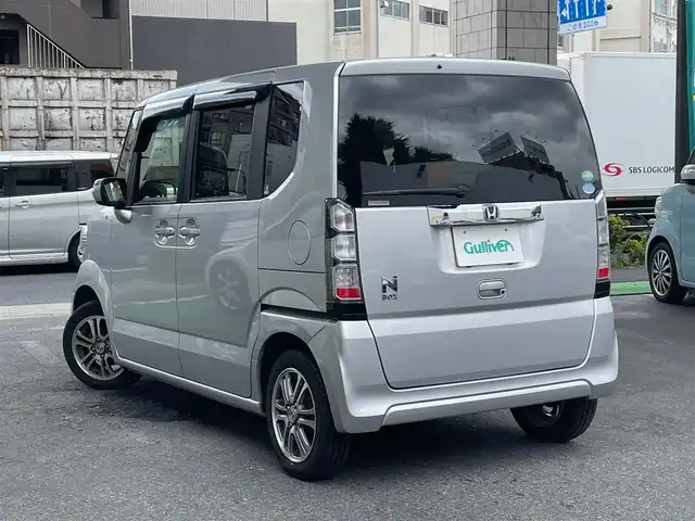 ホンダ Ｎ ＢＯＸ G SSパッケージ 東京都 2014(平26)年 4.1万km カトラリーシルバーM ワンオーナー/ディスプレイオーディオ/両側パワースライドドア/デジタルインナーミラー/プッシュスタート/ハロゲンヘッドランプ/電動格納ドアミラー/オートエアコン/ETC/リモコンエンジンスターター/シートリフター/左右独立アームレスト(後席中央)/スペアキー/ステアリングスイッチ/保証書＆取扱説明書