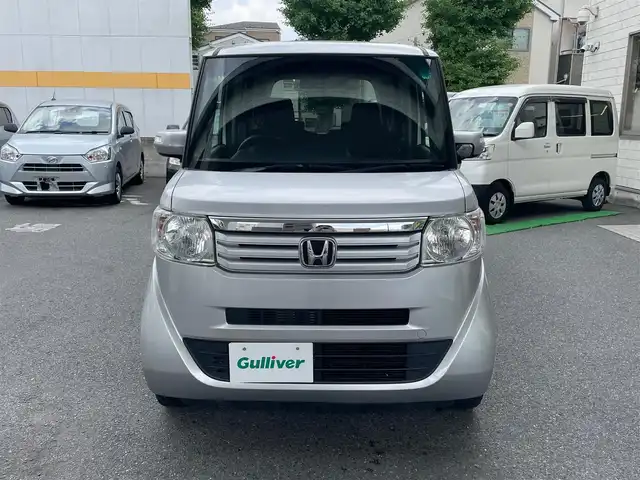 ホンダ Ｎ ＢＯＸ G SSパッケージ 東京都 2014(平26)年 4.1万km カトラリーシルバーM ワンオーナー/ディスプレイオーディオ/両側パワースライドドア/デジタルインナーミラー/プッシュスタート/ハロゲンヘッドランプ/電動格納ドアミラー/オートエアコン/ETC/リモコンエンジンスターター/シートリフター/左右独立アームレスト(後席中央)/スペアキー/ステアリングスイッチ/保証書＆取扱説明書