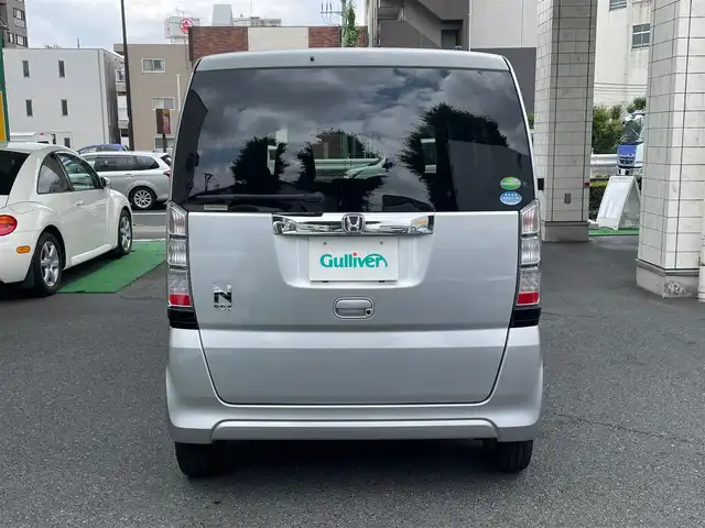ホンダ Ｎ ＢＯＸ G SSパッケージ 東京都 2014(平26)年 4.1万km カトラリーシルバーM ワンオーナー/ディスプレイオーディオ/両側パワースライドドア/デジタルインナーミラー/プッシュスタート/ハロゲンヘッドランプ/電動格納ドアミラー/オートエアコン/ETC/リモコンエンジンスターター/シートリフター/左右独立アームレスト(後席中央)/スペアキー/ステアリングスイッチ/保証書＆取扱説明書