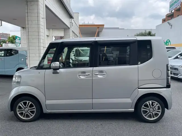 ホンダ Ｎ ＢＯＸ G SSパッケージ 東京都 2014(平26)年 4.1万km カトラリーシルバーM ワンオーナー/ディスプレイオーディオ/両側パワースライドドア/デジタルインナーミラー/プッシュスタート/ハロゲンヘッドランプ/電動格納ドアミラー/オートエアコン/ETC/リモコンエンジンスターター/シートリフター/左右独立アームレスト(後席中央)/スペアキー/ステアリングスイッチ/保証書＆取扱説明書